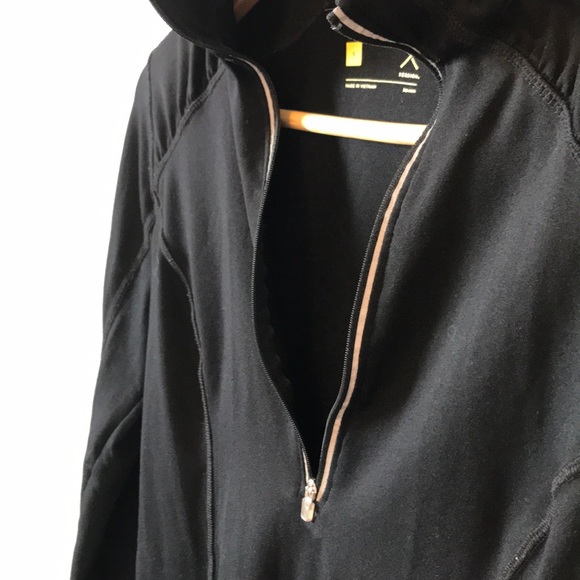 1/2 zip pullover - Picture 2 of 2